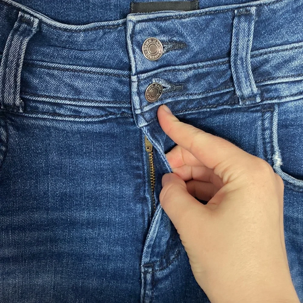 Silver Jeans Avery High Rise Double Button Skinny Jeans in indigo wash size 28
